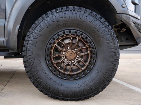 Used 2018 Ford F150 Raptor w/ Equipment Group 802A Luxury AWD/4WD image 7