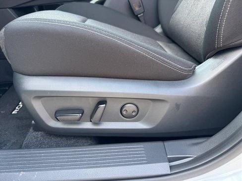 Certified 2026 Nissan Rogue SV FWD image 16