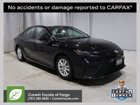 Used 2025 Toyota Camry LE image 1