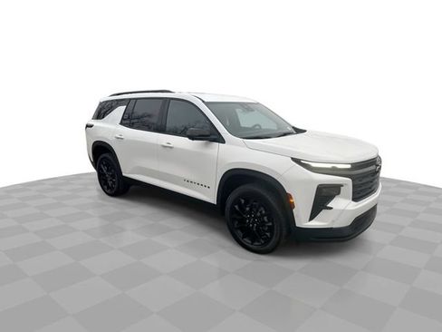New 2026 Chevrolet Traverse LT w/ Enhanced Driving Package FWD image 3