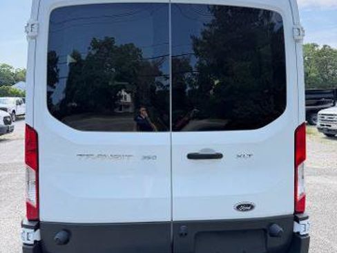 Certified 2017 Ford Transit 350 XLT RWD image 3