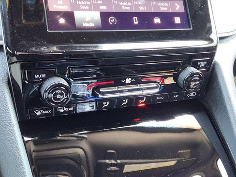 New 2026 Jeep Grand Cherokee Laredo image 14