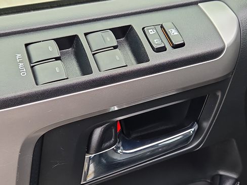Used 2019 Toyota 4Runner SR5 AWD/4WD image 14