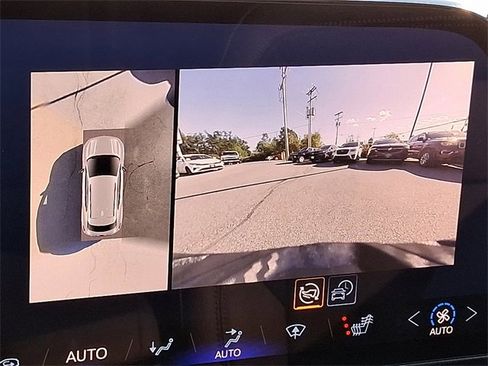 Used 2024 Chevrolet Equinox EV LT image 18