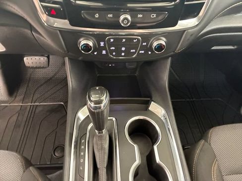 Used 2020 Chevrolet Traverse LT w/ Driver Confidence II Package AWD/4WD image 21