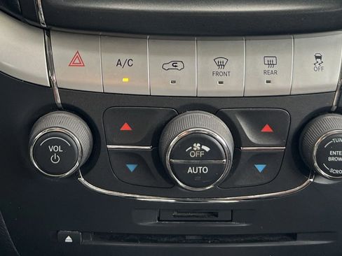 Used 2019 Dodge Journey GT image 28