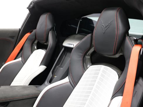 Used 2023 Chevrolet Corvette Stingray Premium Cpe w/ Z51 Performance Package RWD image 16