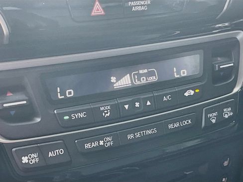 Used 2019 Honda Pilot Elite image 16