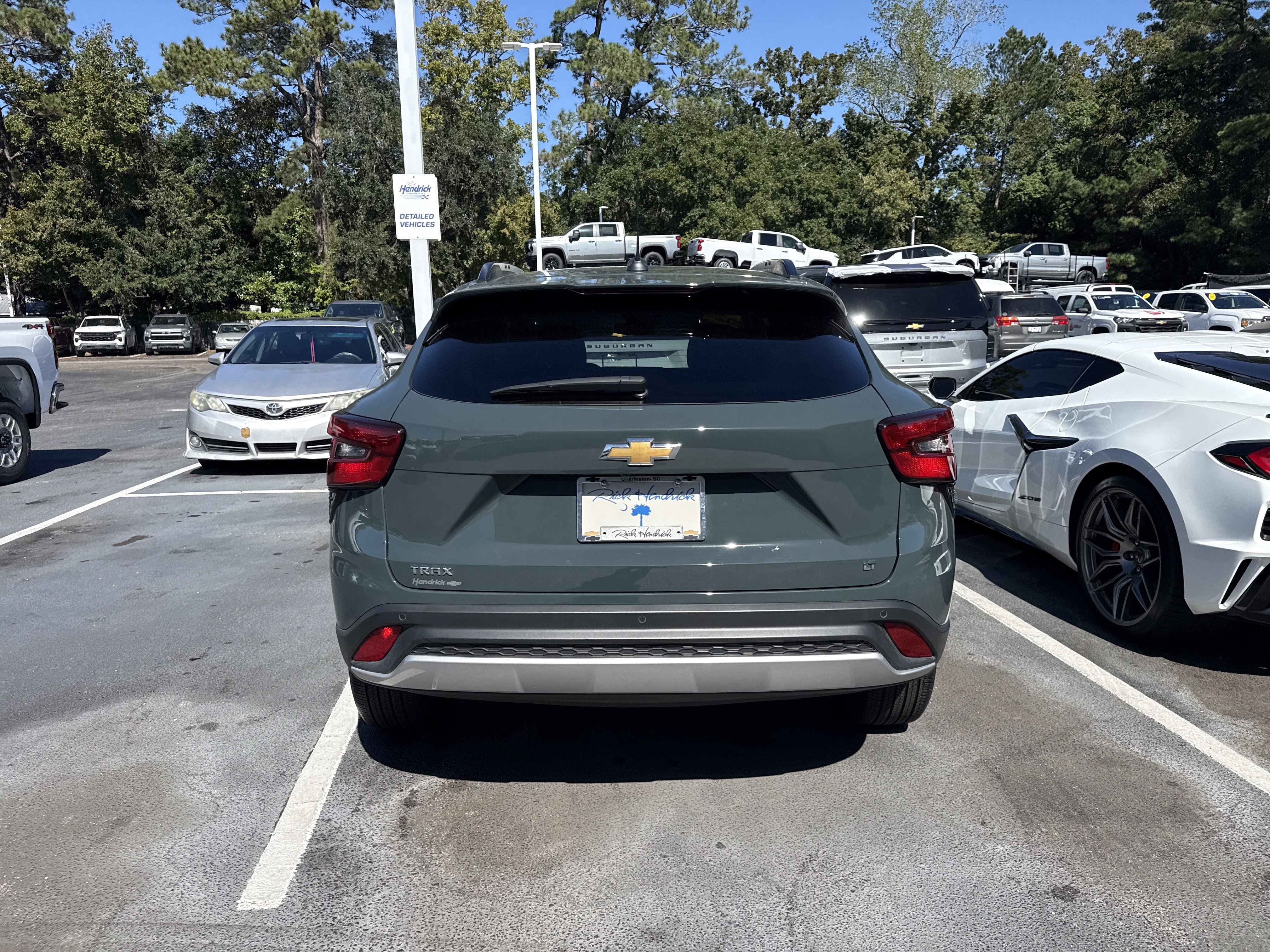 Used 2025 Chevrolet Trax LT w/ Sunroof Package FWD image 9