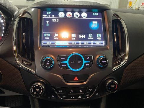 Used 2018 Chevrolet Cruze LT image 14