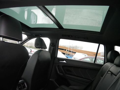 Certified 2024 Volkswagen Tiguan SE R-Line image 34