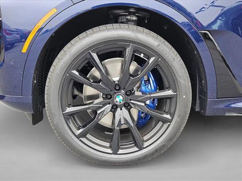 New 2026 BMW X7 M60i image 9