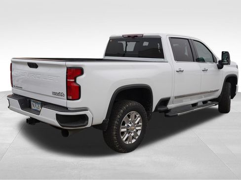 Used 2024 Chevrolet Silverado 3500 High Country w/ High Country Premium Package AWD/4WD image 3