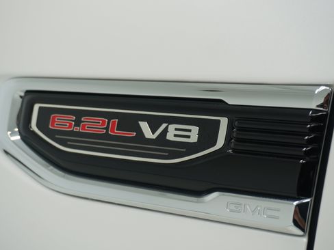 Used 2019 GMC Sierra 1500 Denali w/ Denali Ultimate Package AWD/4WD image 9