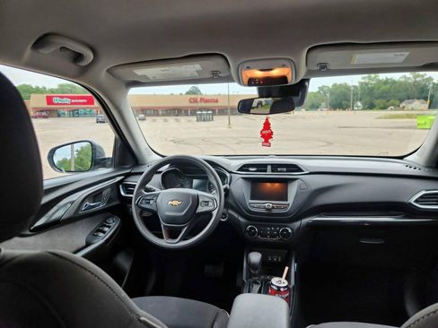 Used 2022 Chevrolet TrailBlazer LT AWD/4WD image 19