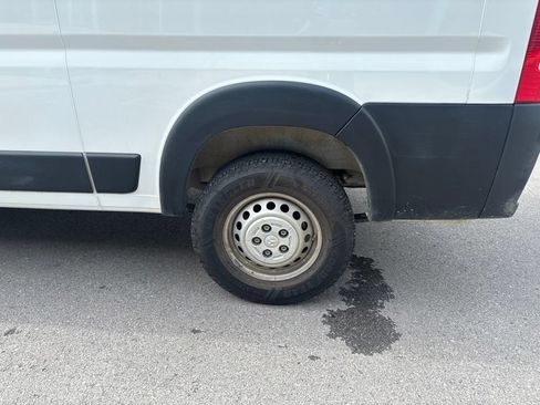 Used 2024 RAM ProMaster 2500 w/ Convenience Group FWD image 12