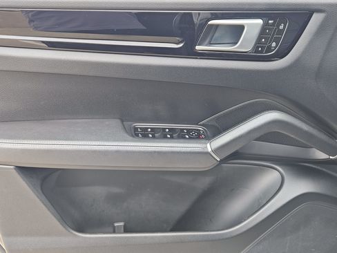 Used 2019 Porsche Cayenne AWD/4WD image 22