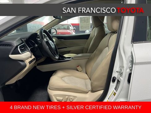 Certified 2018 Toyota Camry LE image 11