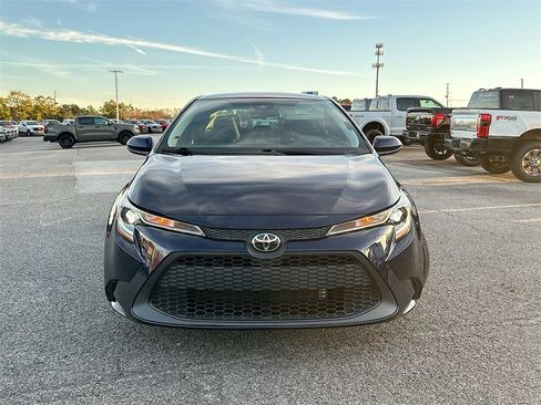 Used 2022 Toyota Corolla LE image 5