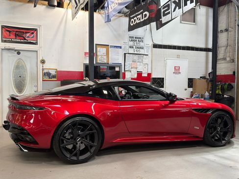 Used 2019 Aston Martin DBS Superleggera image 4