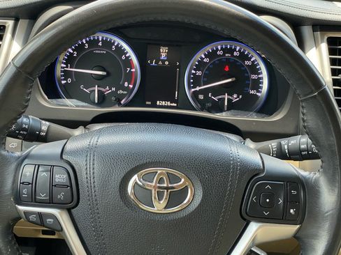 Used 2015 Toyota Highlander XLE image 18