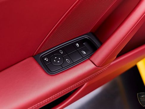 Used 2025 Porsche 911 Carrera RWD image 44