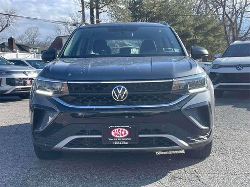 Used 2022 Volkswagen Taos S image 2