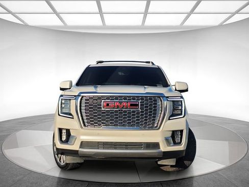 Used 2021 GMC Yukon XL Denali w/ Denali Premium Package image 2