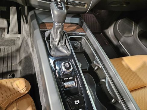 Used 2021 Volvo XC60 T5 Inscription w/ Protection Package FWD image 33