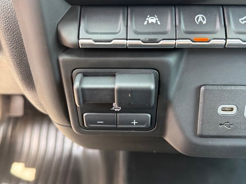 Used 2023 GMC Sierra 1500 Pro w/ Pro Value Package image 22