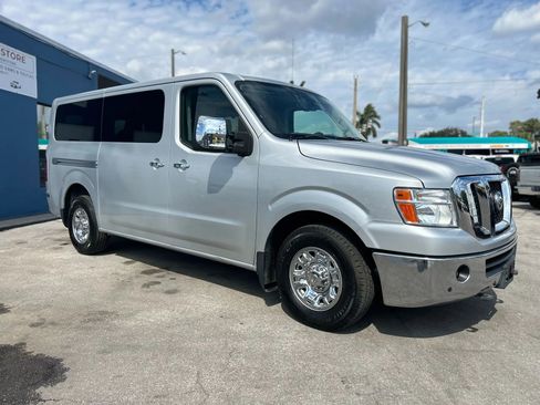 Used 2017 Nissan NV 3500 SL image 8