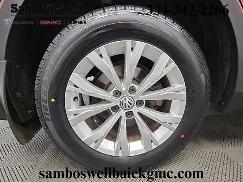 Used 2018 Volkswagen Tiguan S w/ 3rd Row Seat Package image 43