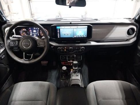 Used 2024 Jeep Wrangler Willys image 9