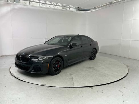 Used 2023 BMW 530e xDrive w/ Executive Package image 2