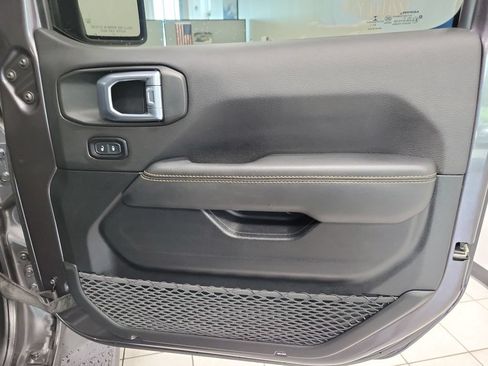 Used 2021 Jeep Gladiator Overland AWD/4WD image 24