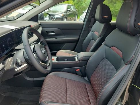 New 2025 Nissan Kicks SR w/ SR Premium Package image 7