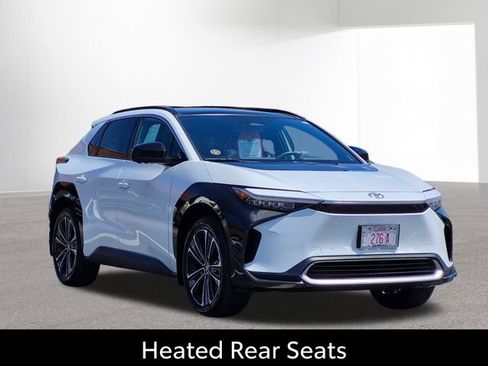 Certified 2023 Toyota bZ4X AWD w/ Weather Package image 3