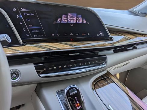 Certified 2023 Cadillac Escalade ESV Sport Platinum w/ LPO, ONYX Package image 11