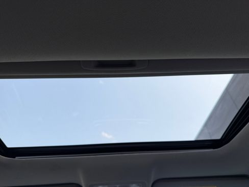 Used 2018 Toyota Highlander XLE FWD image 33