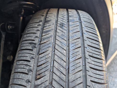 Used 2025 Honda HR-V LX image 32