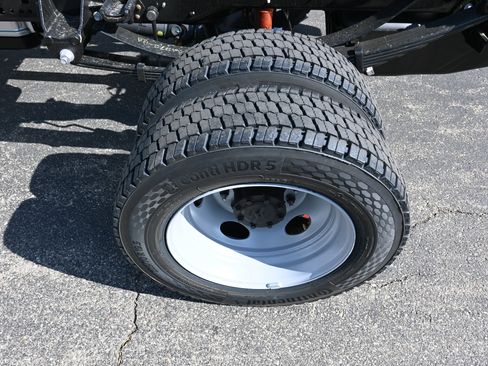 New 2026 Ford F550 4x4 Regular Cab Super Duty image 3