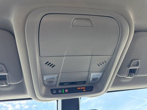 Used 2019 Chevrolet Equinox LT w/ LPO, Blackout Package FWD image 31