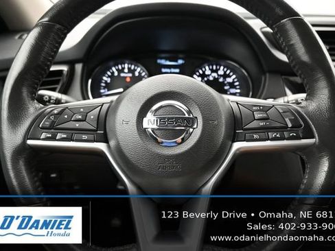 Used 2017 Nissan Rogue SL w/ SL Premium Package AWD/4WD image 29