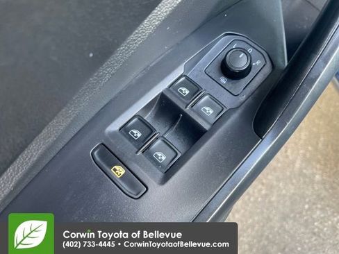 Used 2019 Volkswagen Jetta SE image 11