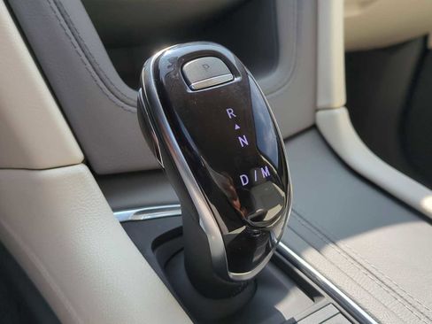 Used 2025 Cadillac XT6 Premium Luxury w/ Technology Package image 21