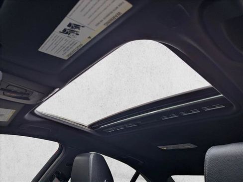 Used 2017 BMW 330i Sedan RWD image 16
