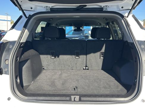 Used 2024 GMC Terrain SLE image 19