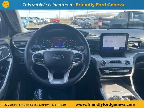 Used 2024 Ford Explorer XLT AWD/4WD image 16