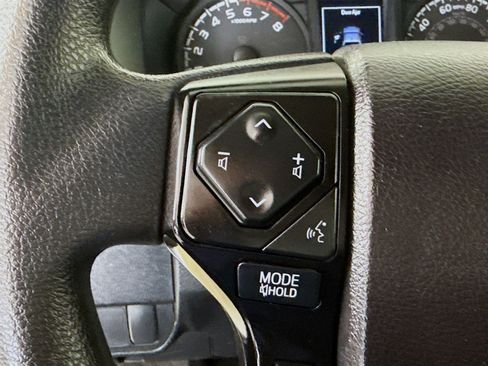 Used 2022 Toyota Tacoma SR image 11