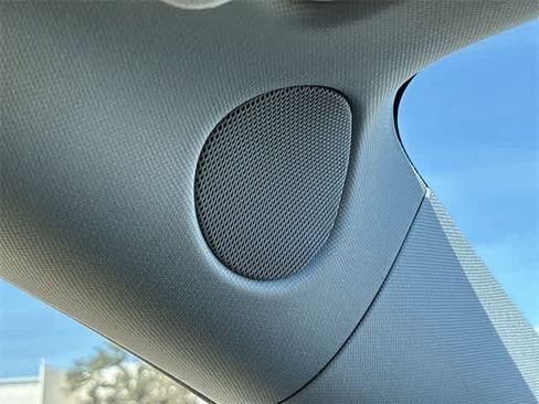 Used 2021 Tesla Model Y Long Range image 32